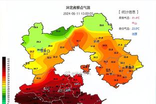 球场丨飞机掠过